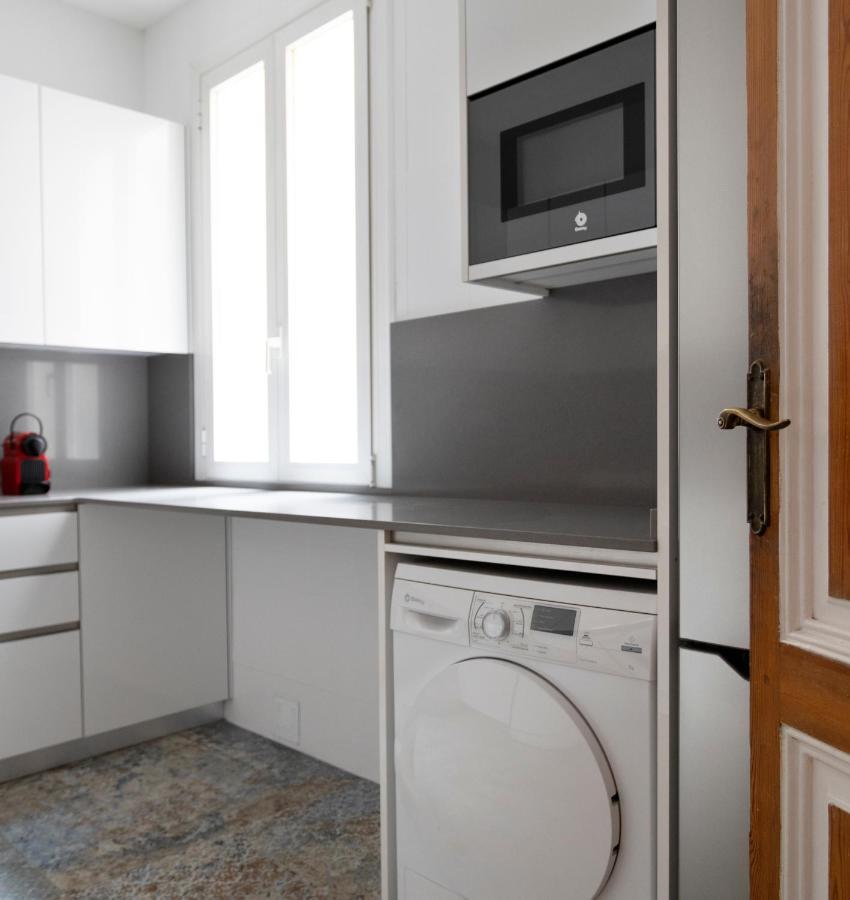 Days In Eixample Right Side Apartment